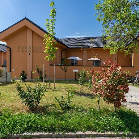 Pension Pannonia Parndorf Esterno foto